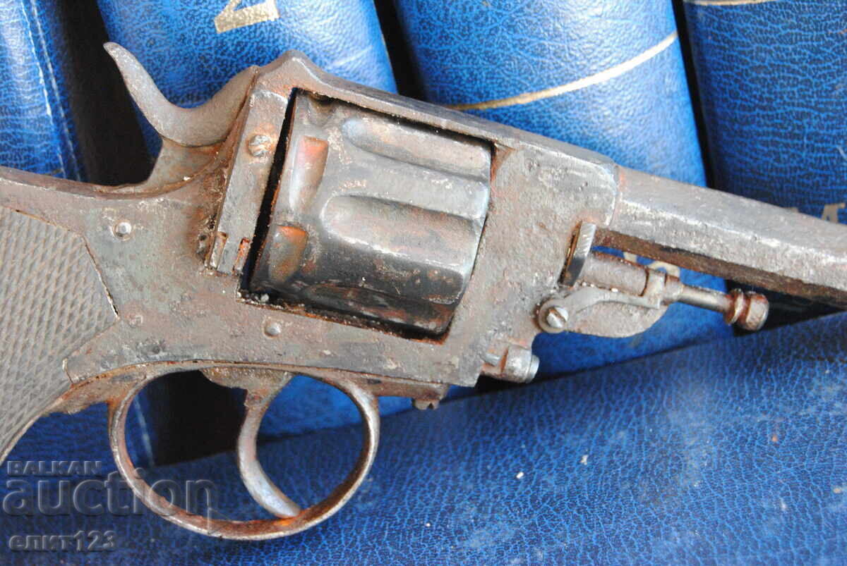 Un revolver vechi - 6 Un revolver vechi - 6