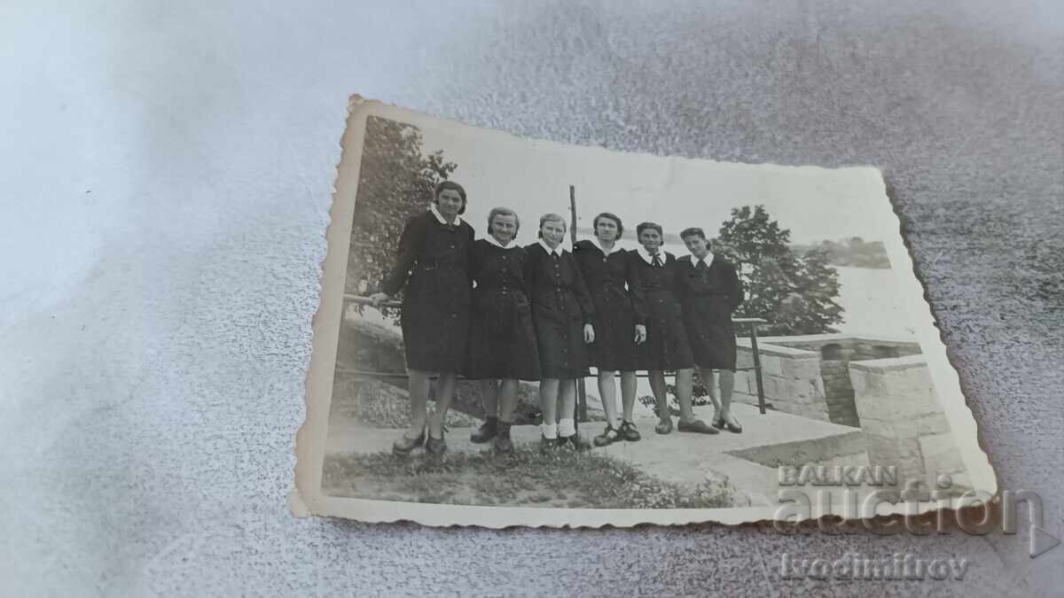 Photo Vidin Schoolgirls from 5th grade Photo Vidin Schoolgirls from 5th grade