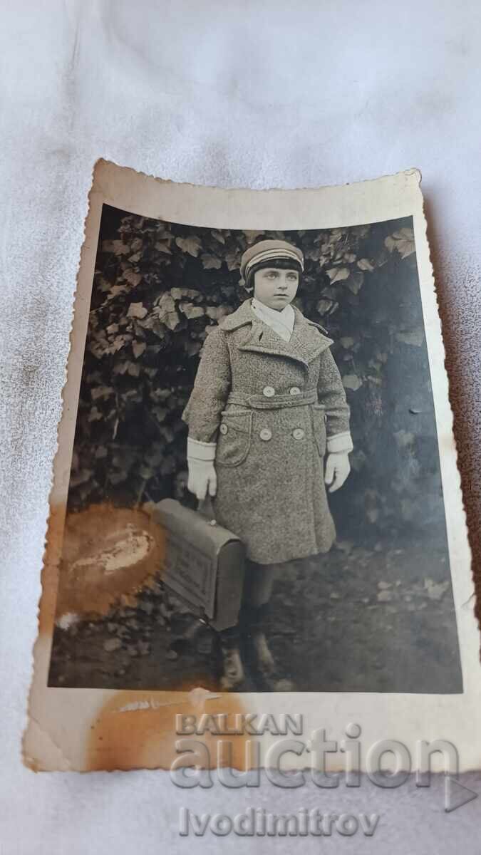 Fotografie Fată cu ghiozdan retro