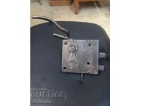 Μασίφ κλειδαριά πόρτας του 19ου αιώνα