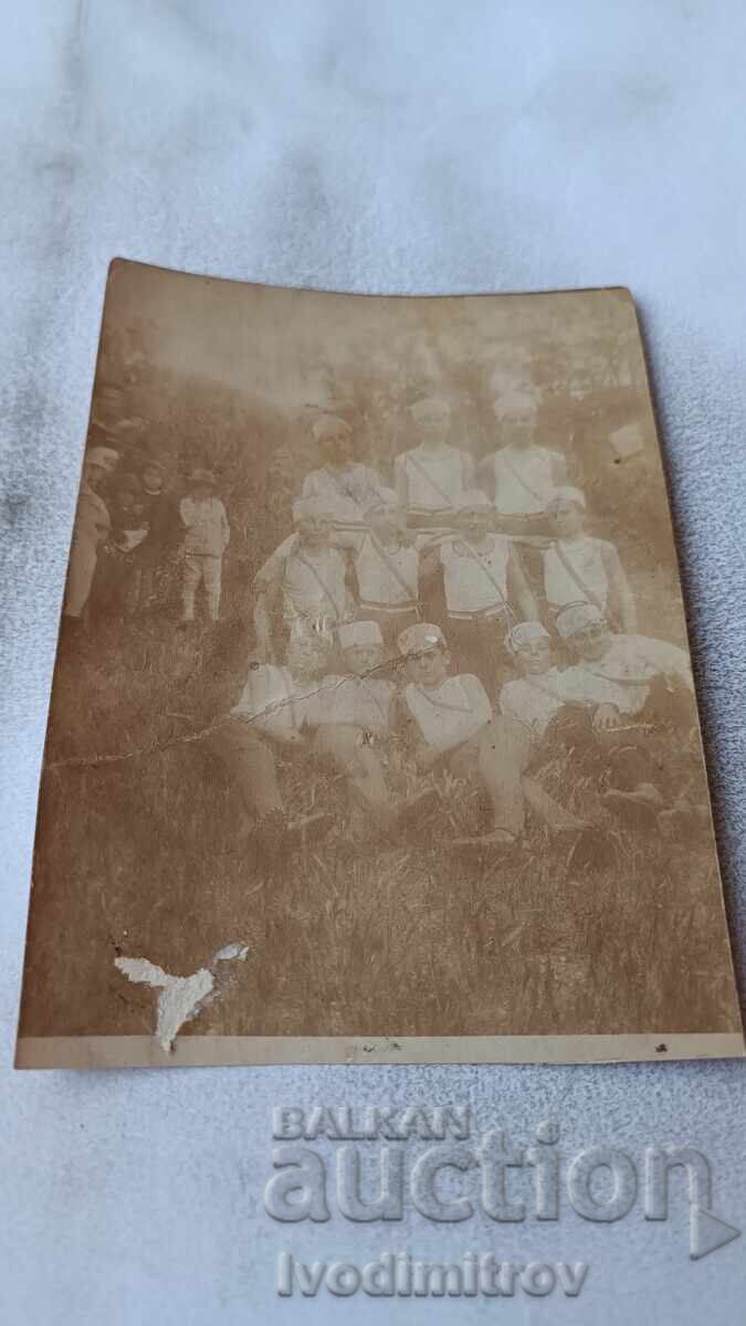 Φωτογραφία Νέων σε Ηρωικές Στολές Φωτογραφία Νέων σε Ηρωικές Στολές