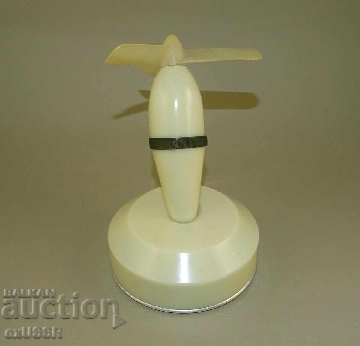 Vechi ventilator polonez mic cu baterie portabil, bachelit - 6