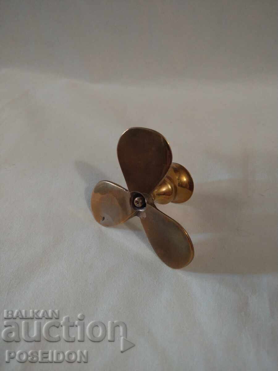 ΔΥΟ ΚΗΡΟΠΗΓΙΑ ΕΛΙΚΑΣ ΠΛΟΙΟΥ - 7