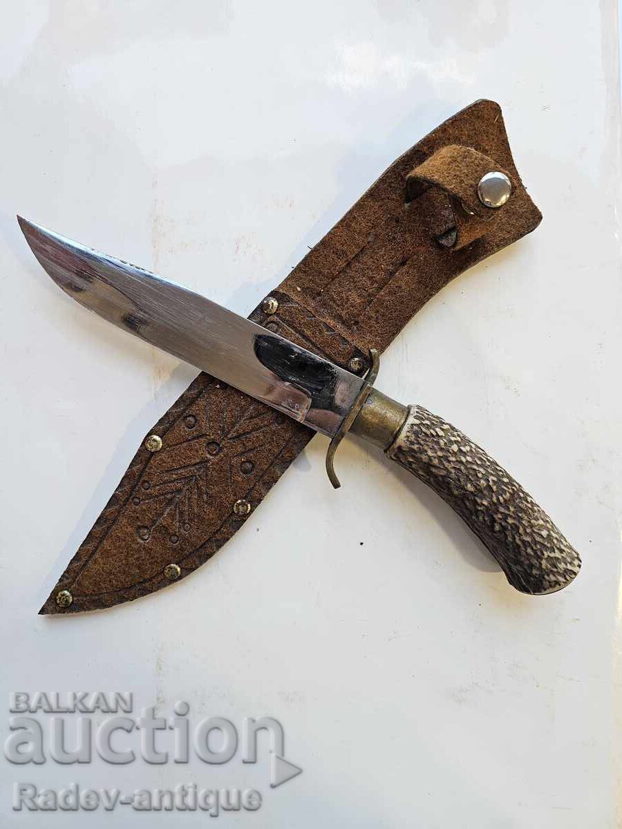 Hunting knife with handle