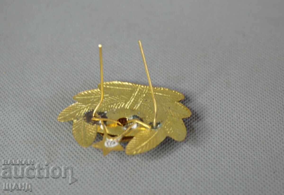 Стара Военна пилотска кокарда за шапка унниформа ВВС с цена 3.00 лв. | € 1.53