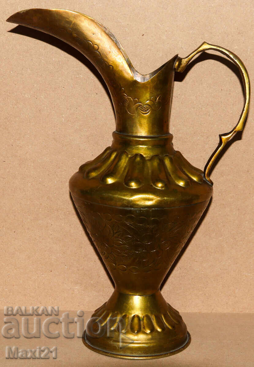 Παλιό ορειχάλκινο τσαγιέρα κανάτα