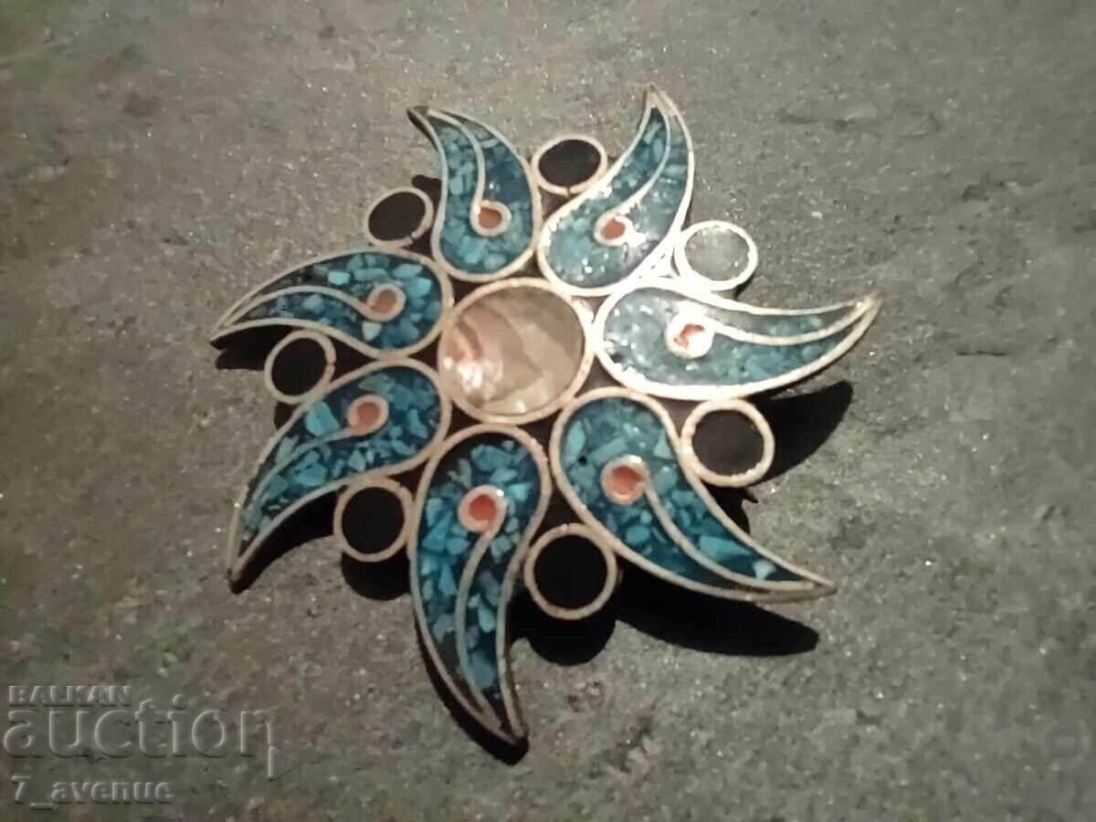 Auction  Brooch jewelry large massive beautiful 70s 24.10.25