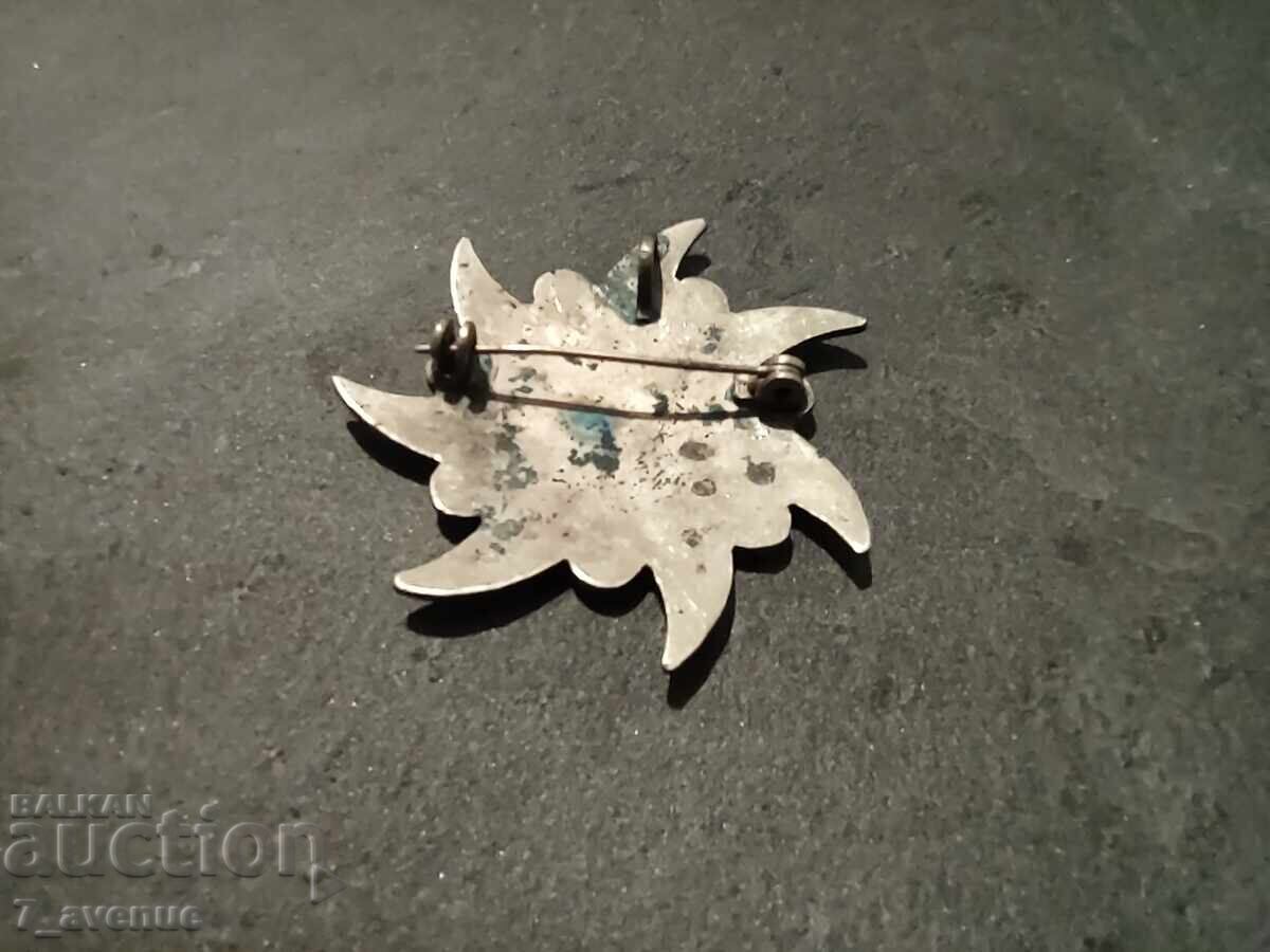 Delivery of Brooch jewelry large massive beautiful 70s 24.10.25