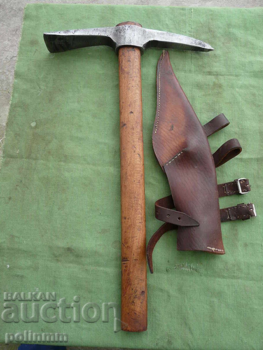 Austro-Hungarian Military Pickaxe WW1 Austro-Hungarian Military Pickaxe WW1