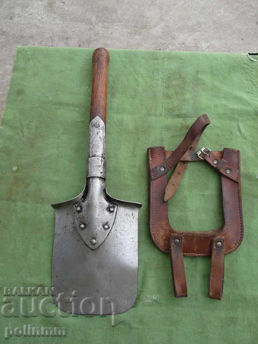 Γερμανική στρατιωτική φτυάρι WW 1 με τιμή 150.00 BGN | € 76.69 Γερμανική στρατιωτική φτυάρι WW 1 με τιμή 150.00 BGN | € 76.69