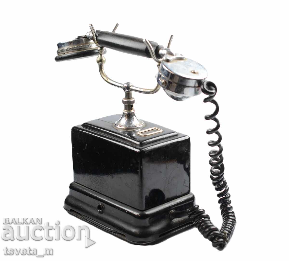 Auction Antique telephone, early 20th century Auction Antique telephone, early 20th century