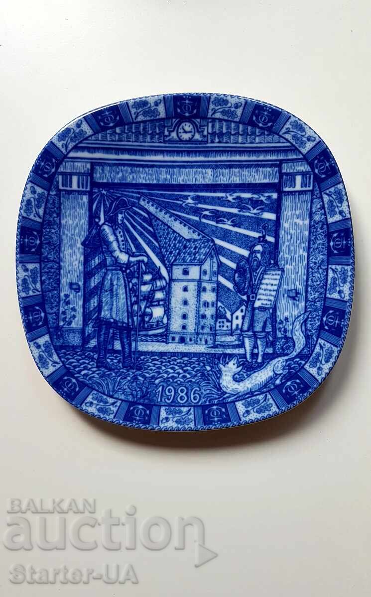 Πορσελάνινη πιατέλα για συλλογή RORSTREND "Jlen 1986"