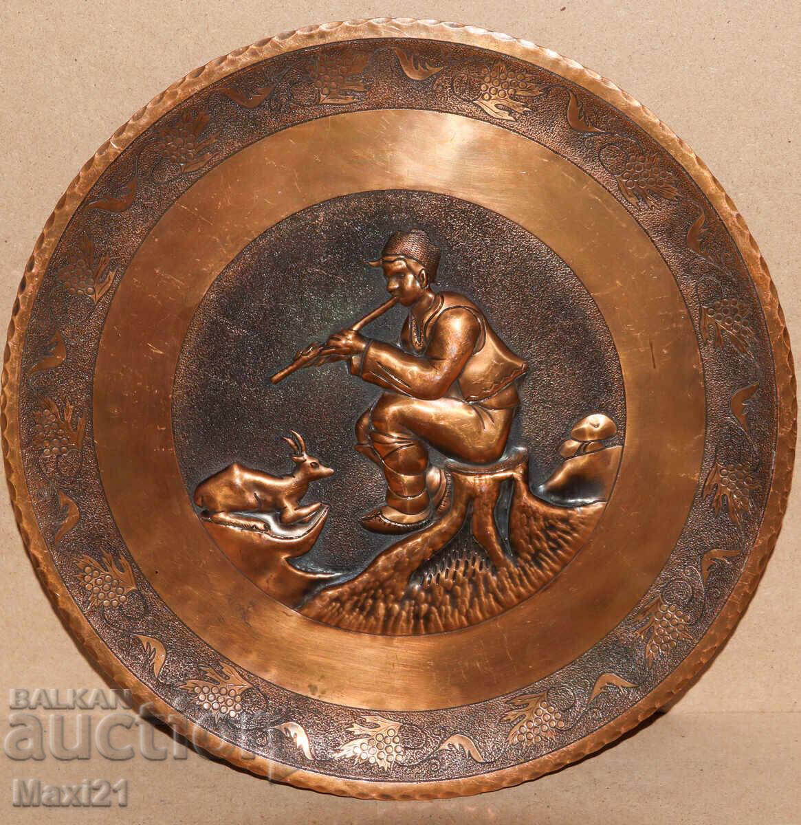 Ръчно изработен меден плакет пано музикант Ръчно изработен меден плакет пано музикант