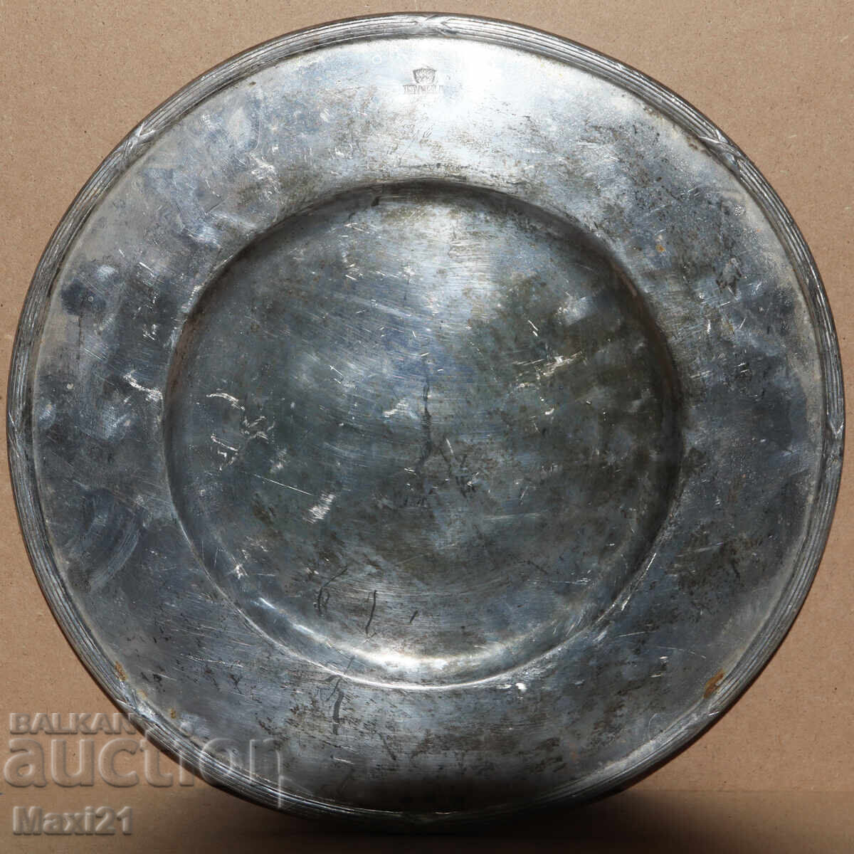 Farfurie veche italiană grea, argintată cu preț 240.00 BGN | € 122.71