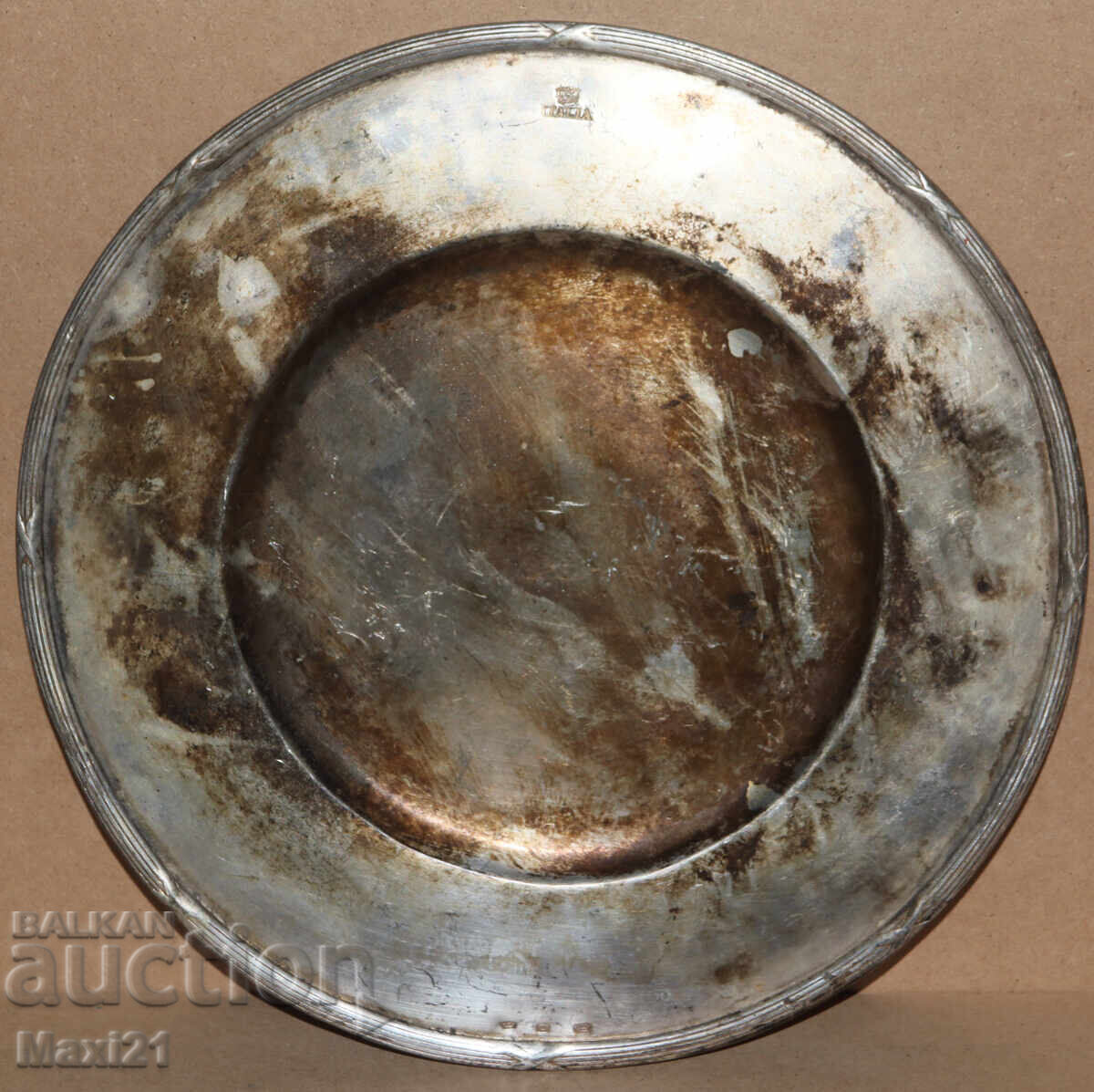 Farfurie veche italiană grea, argintată cu preț 240.00 BGN | € 122.71