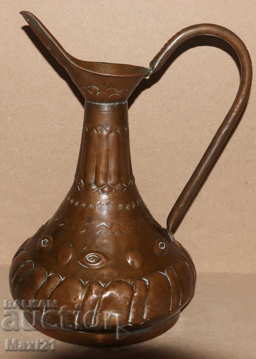 Παλαιός χειροποίητος χάλκινος μπρίκι κανάτα