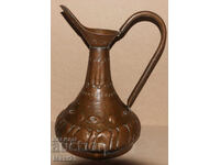 Παλαιός χειροποίητος χάλκινος μπρίκι κανάτα