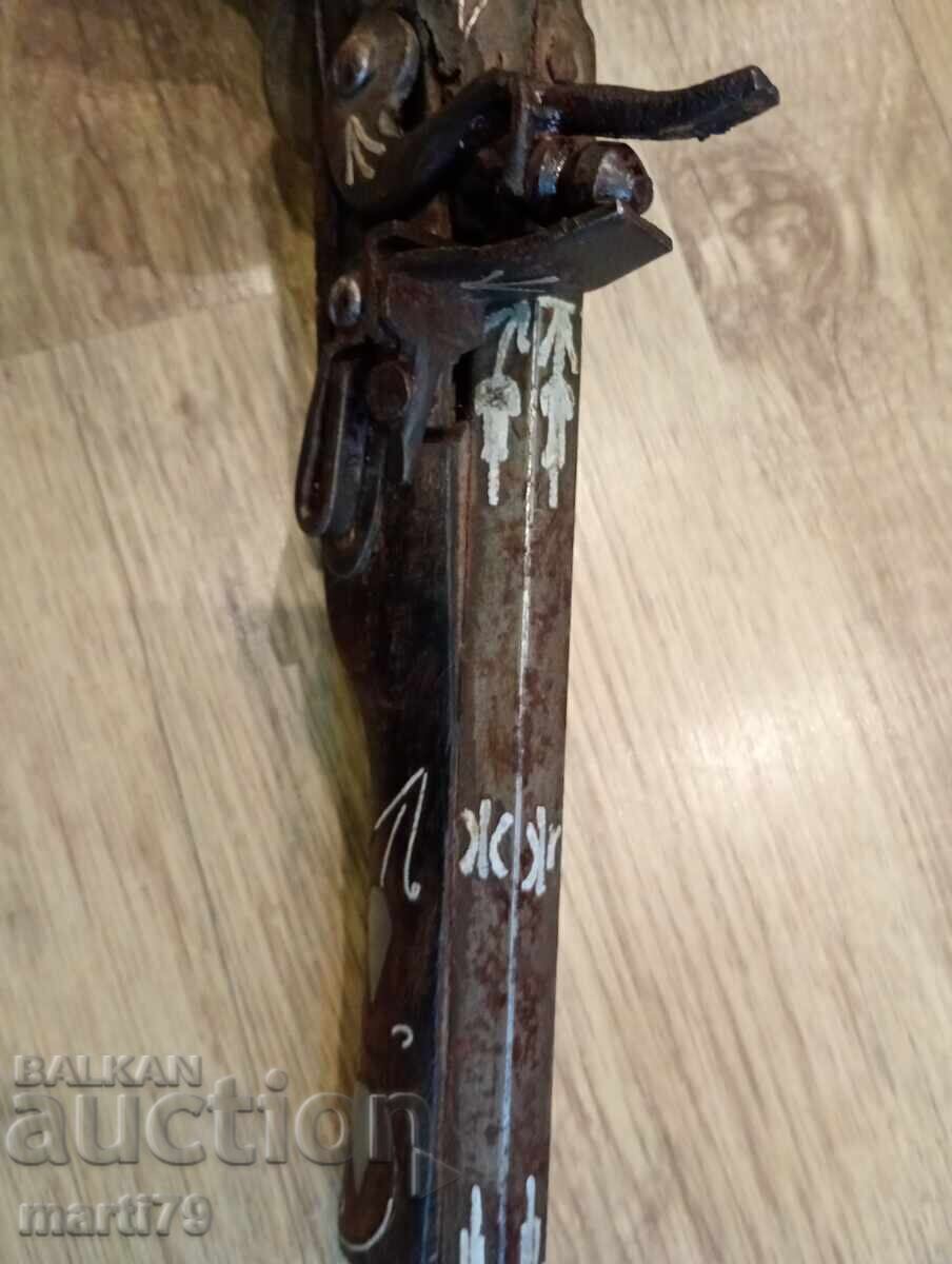 Auction Flint pishtov Auction Flint pishtov