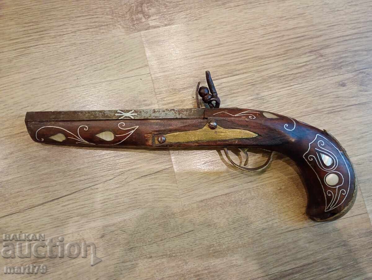 Flint pishtov with price 180.00 BGN | € 92.03 Flint pishtov with price 180.00 BGN | € 92.03