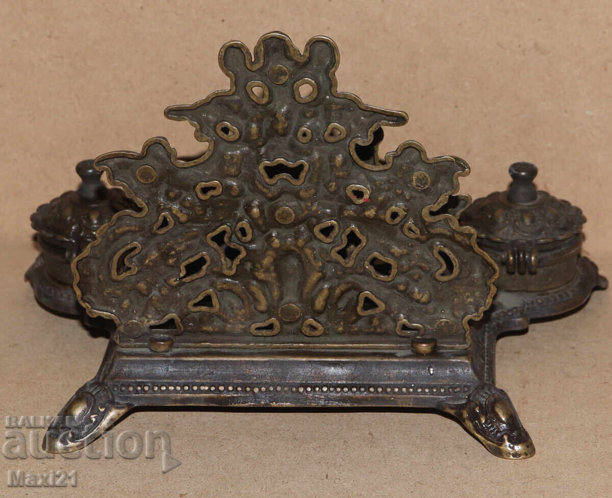 Delivery of Antique bronze inkwell Delivery of Antique bronze inkwell