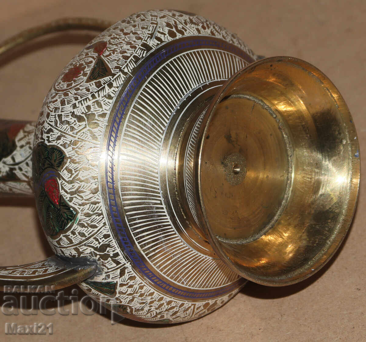 Livrarea Cană ibric emailată decorativă din alamă Livrarea Cană ibric emailată decorativă din alamă