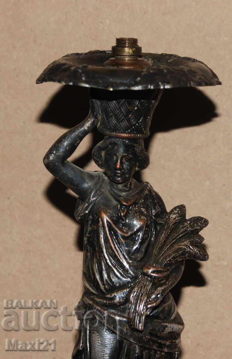 Licitație Sculptură antică, din alamă argintată, sfeșnic