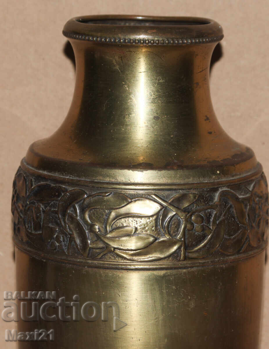 Δημοπρασία Παλιό μεταλλικό βάζο με παραστατικά μοτίβα