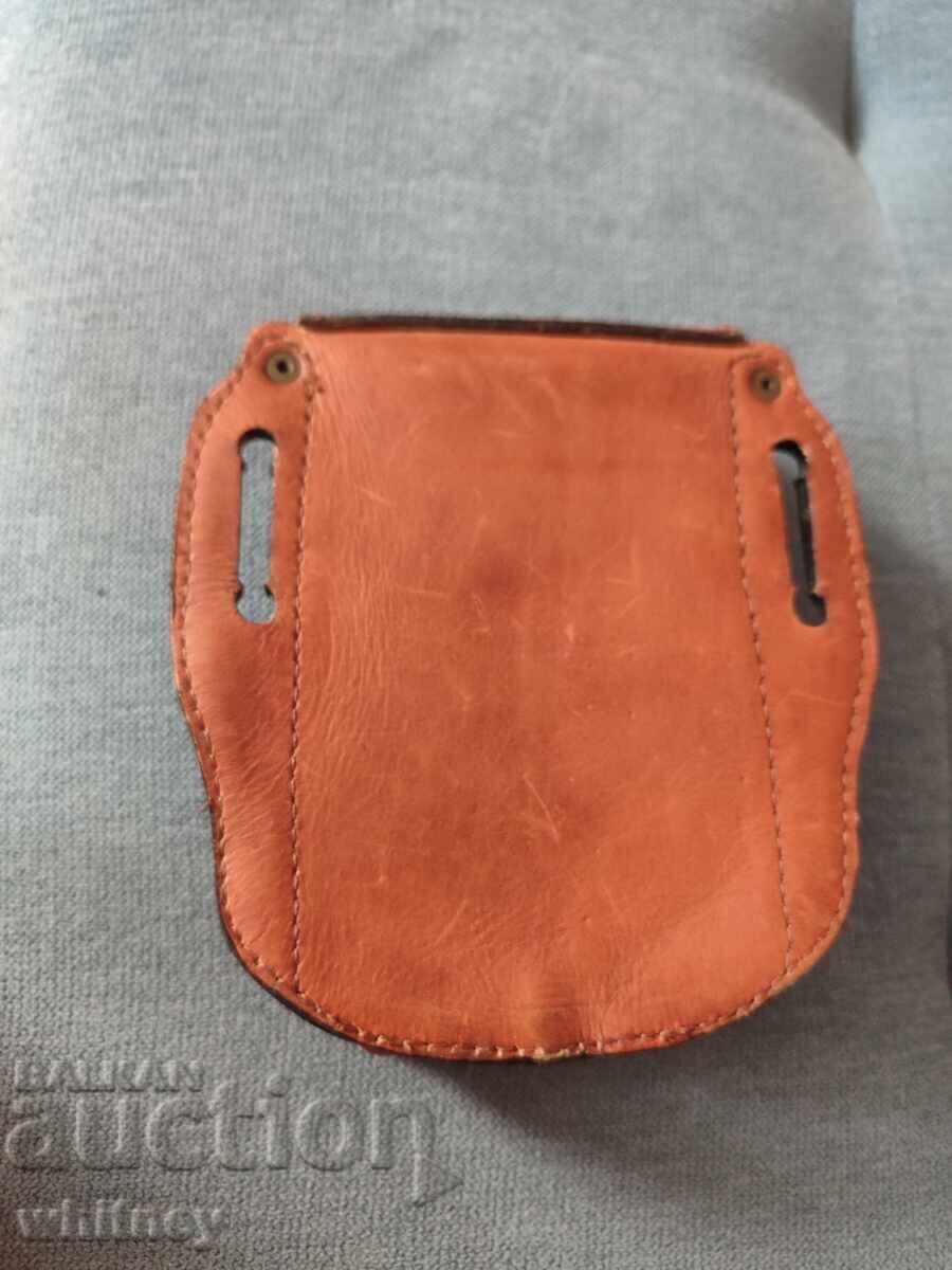 Италиански стар кожен калъф за колан с цена 14.99 лв. | € 7.66