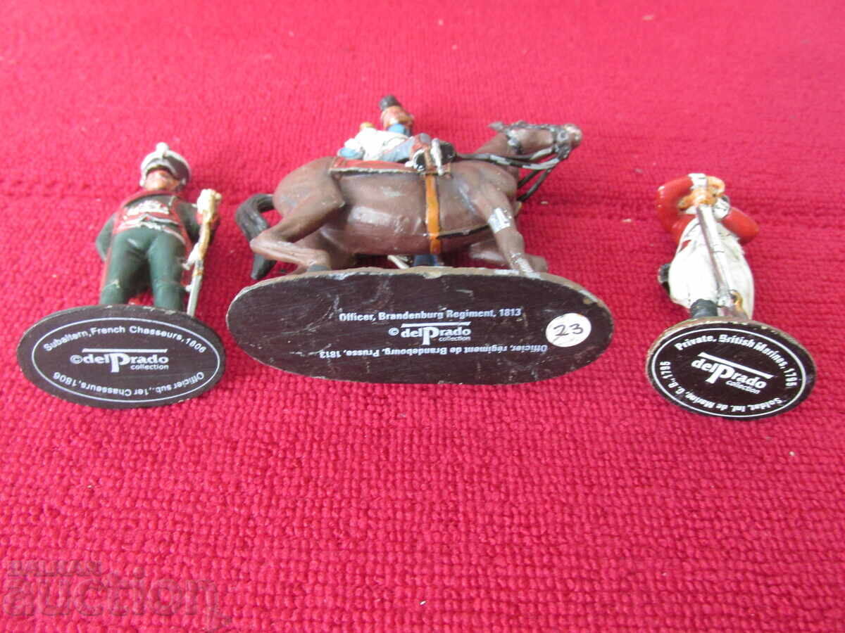 Доставка на Войници на DelPrado