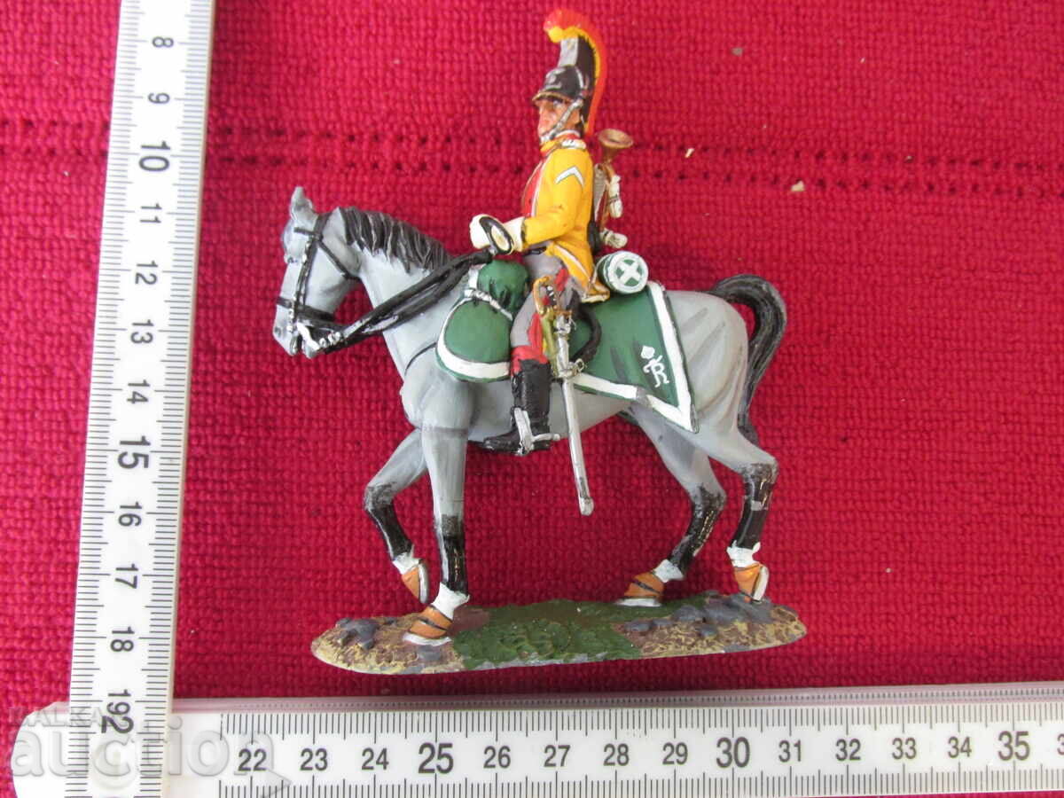 Доставка на Войник на DelPrado Доставка на Войник на DelPrado