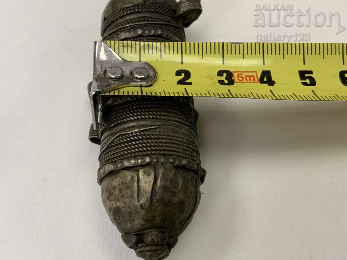 Delivery of Revival-era barrel ornament Delivery of Revival-era barrel ornament