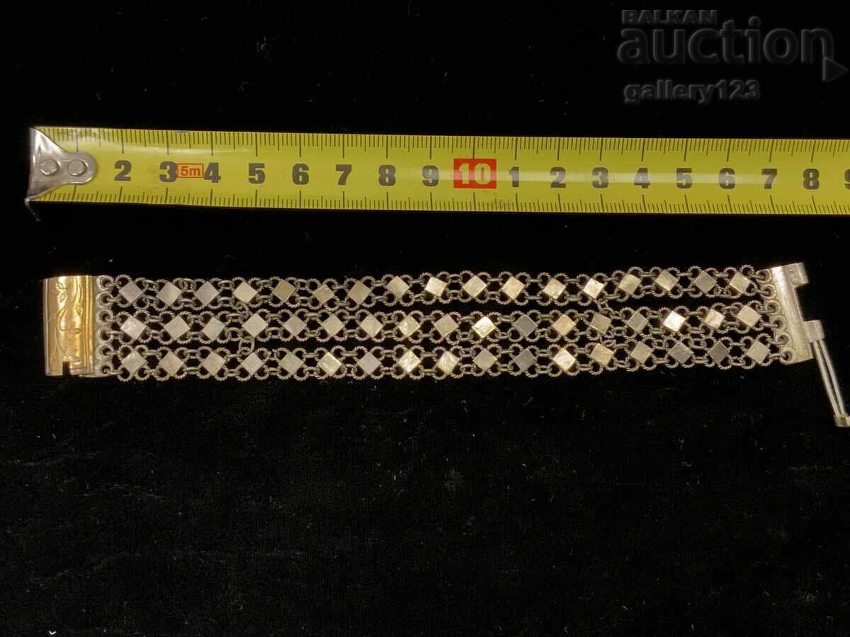 Revival bracelet struck silver