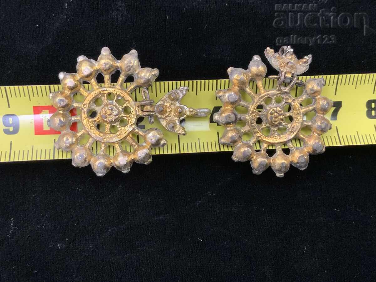 Delivery of Revival-era arpalii silver, cut, gilded, cast