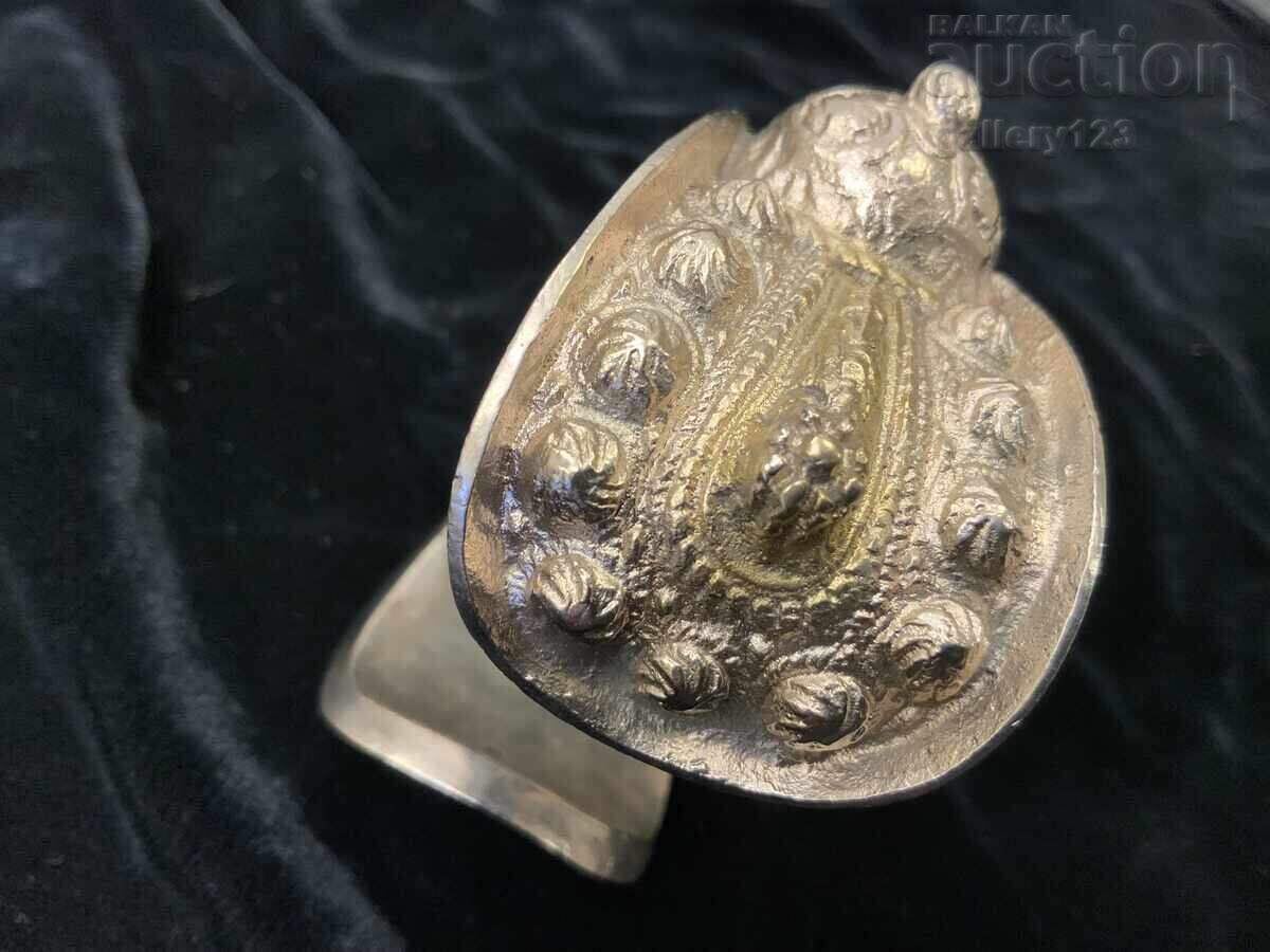 Delivery of Revival bracelet, slingshot, silver, cut, gilded Delivery of Revival bracelet, slingshot, silver, cut, gilded