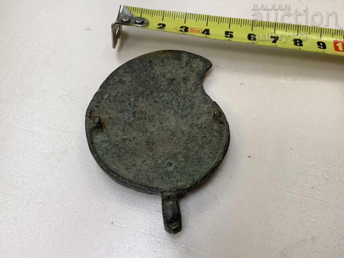 Auction Revival-era buckle, single piece Auction Revival-era buckle, single piece