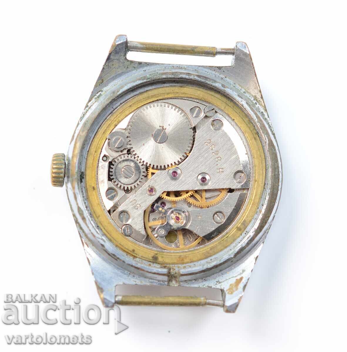 Мъжки часовник РАКЕТА СССР - работи с цена 10.00 лв. | € 5.11 Мъжки часовник РАКЕТА СССР - работи с цена 10.00 лв. | € 5.11