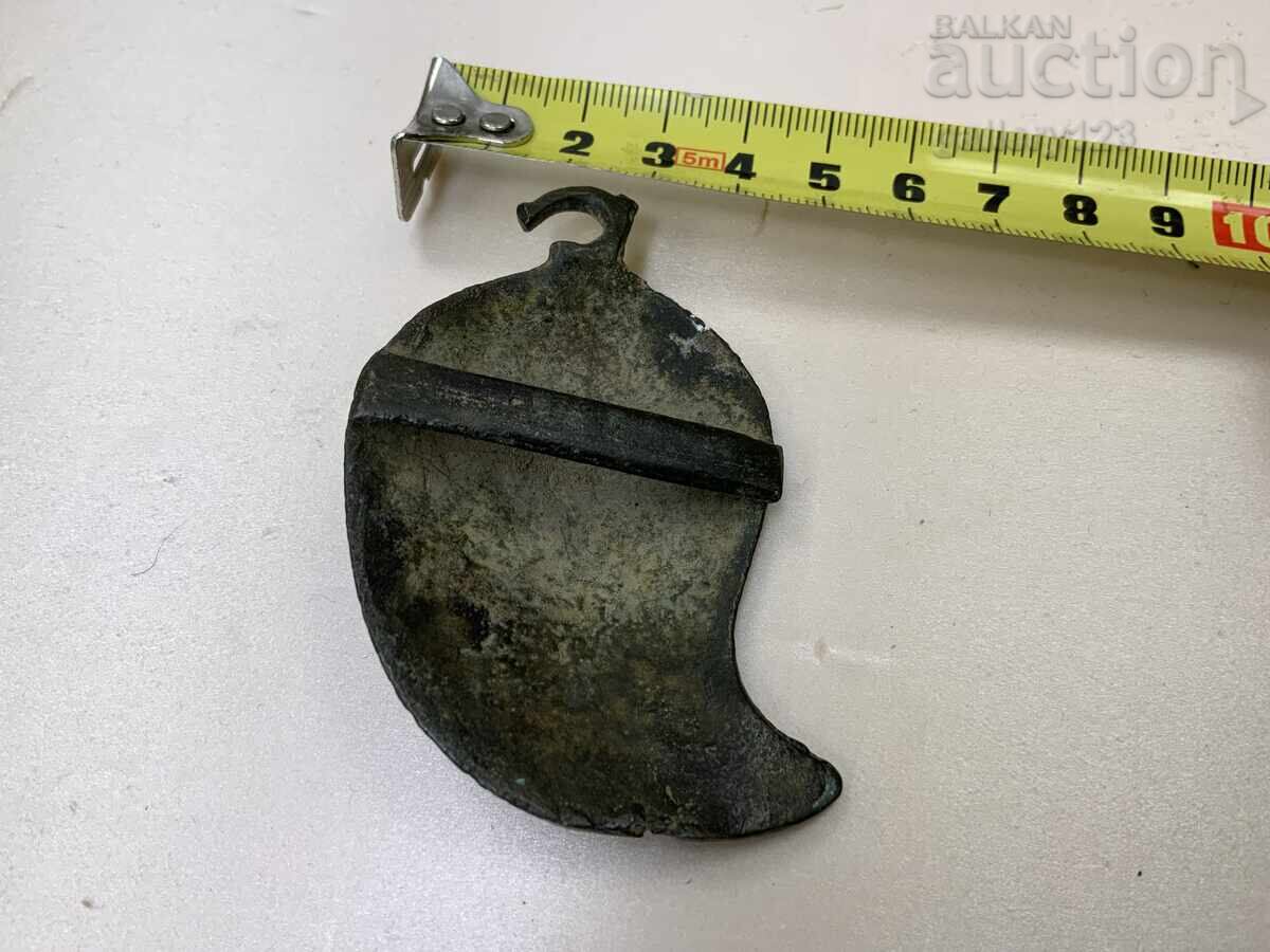 Auction Revival-era buckle, single piece Auction Revival-era buckle, single piece