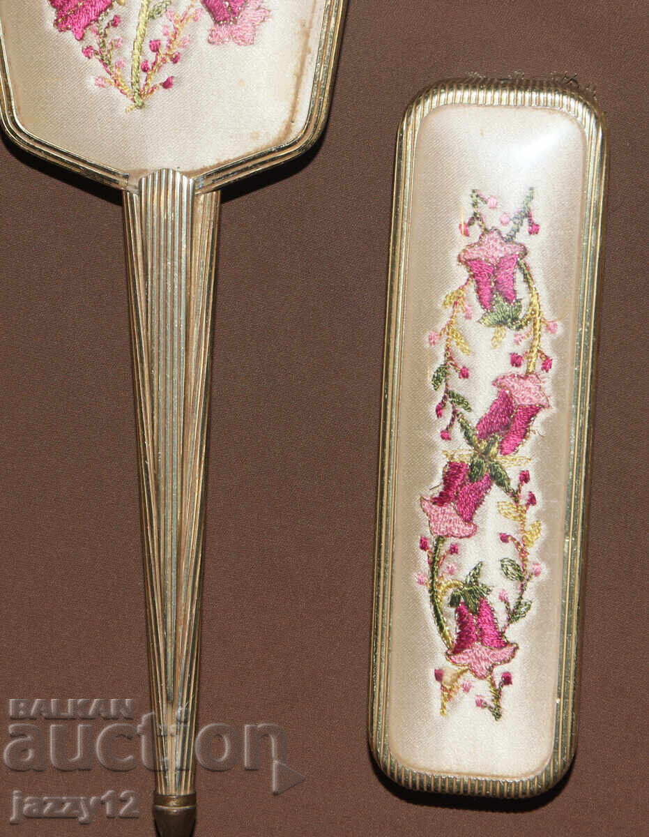 Стари месингови комплект декоративни две четки и огледало - 5 Стари месингови комплект декоративни две четки и огледало - 5