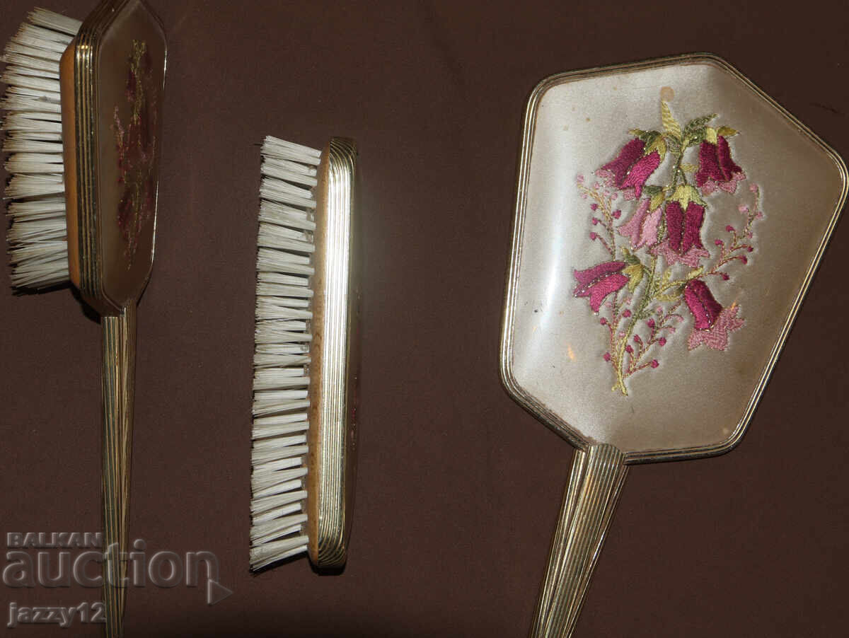 Стари месингови комплект декоративни две четки и огледало - 6 Стари месингови комплект декоративни две четки и огледало - 6
