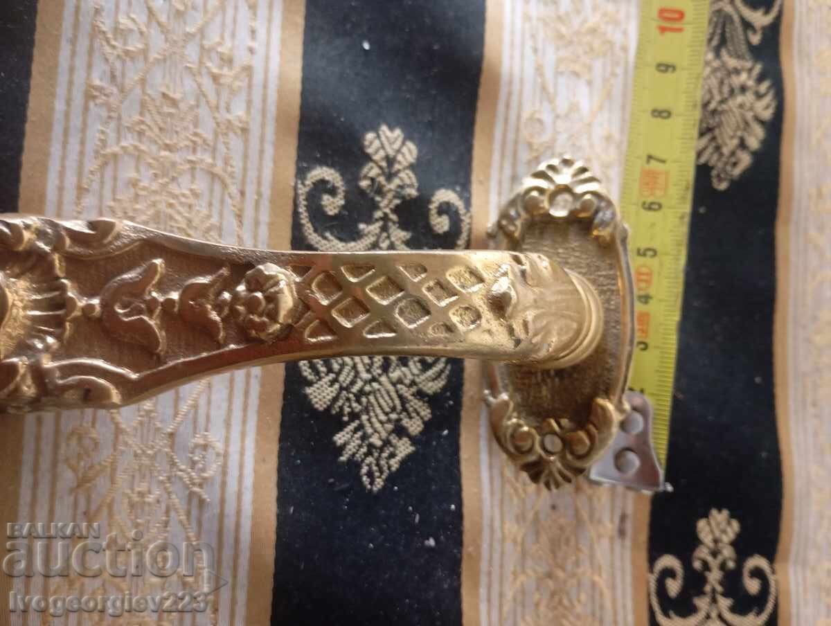 μπαρόκ λαβή παραθύρου με ασπίδα με τιμή 35.00 BGN | € 17.90