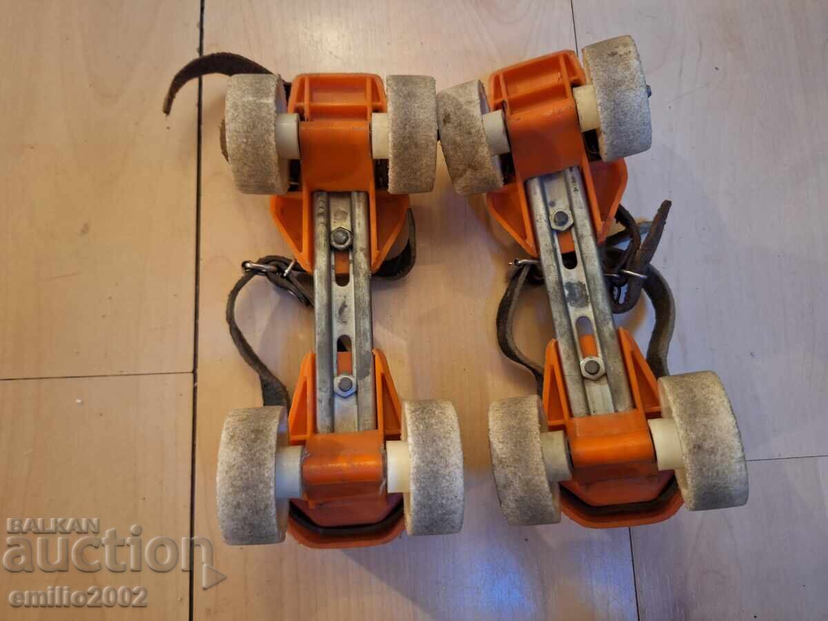 Delivery of Children's Roller Skates from the Recent Past Delivery of Children's Roller Skates from the Recent Past