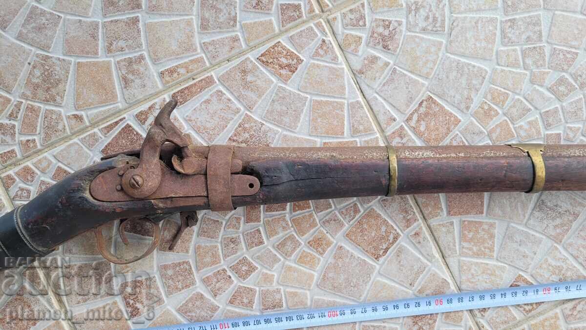 Аукцион Пушка, кремъклийка, шишане, бойлия Аукцион Пушка, кремъклийка, шишане, бойлия