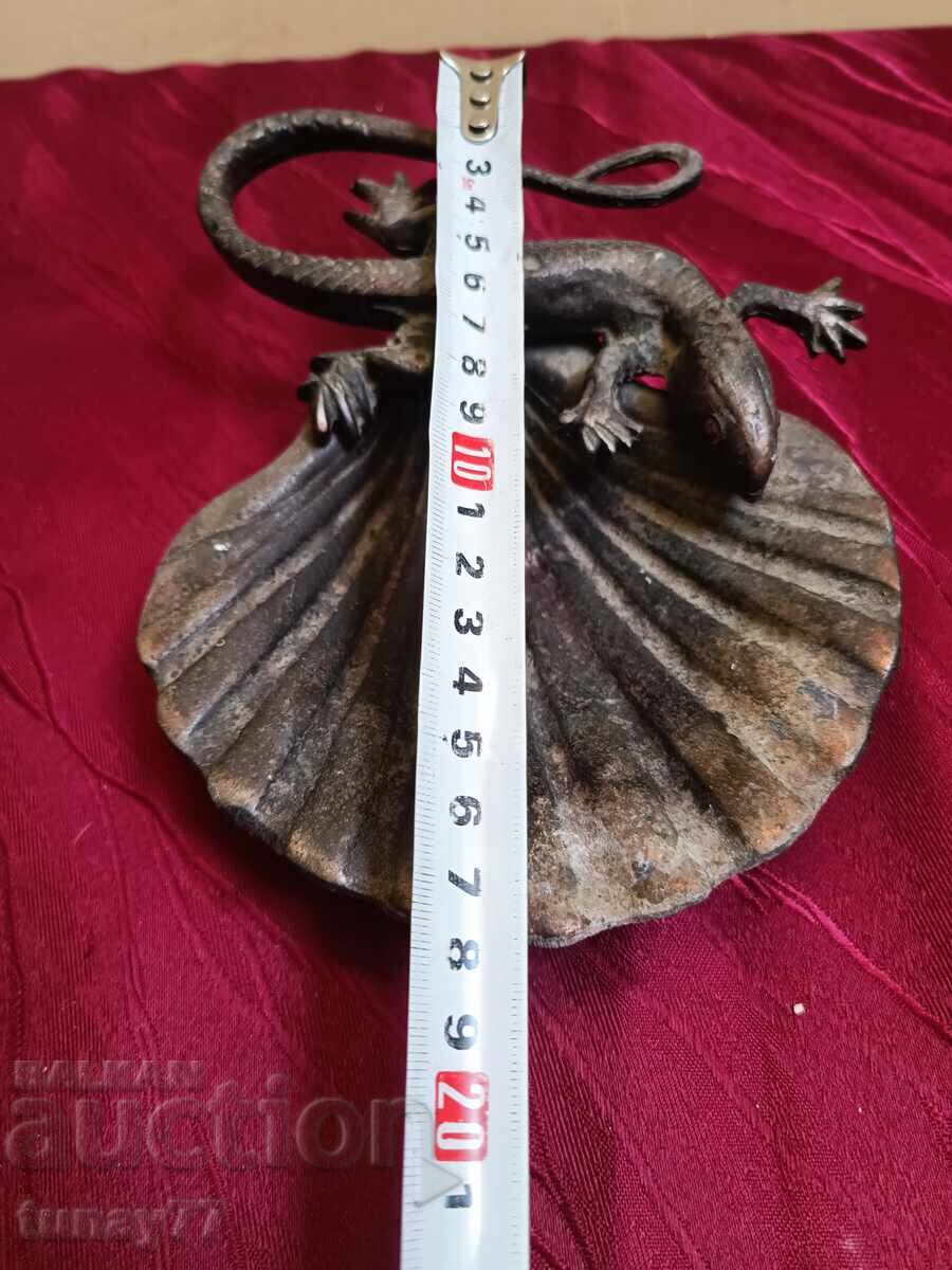 Antique bronze item - ashtray or something else - 5 Antique bronze item - ashtray or something else - 5