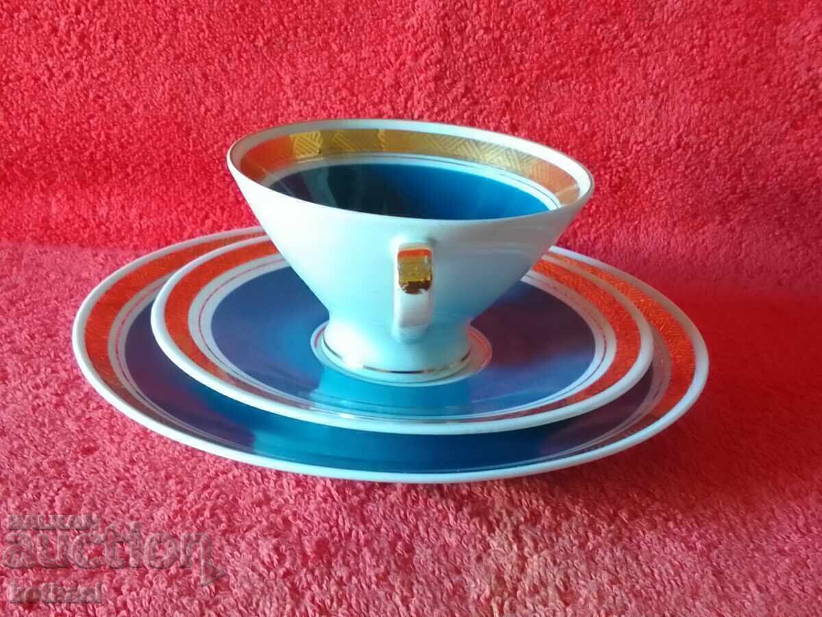 Set vechi format din cană, 2 farfurii, aurire Germania RDG GDR cu preț 55.50 BGN | € 28.38 Set vechi format din cană, 2 farfurii, aurire Germania RDG GDR cu preț 55.50 BGN | € 28.38