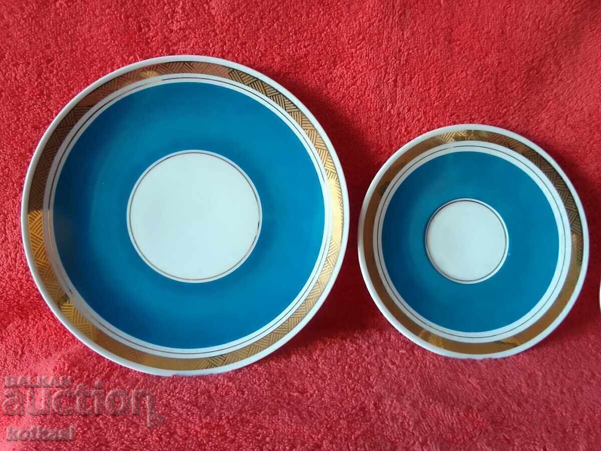 Livrarea Set vechi format din cană, 2 farfurii, aurire Germania RDG GDR Livrarea Set vechi format din cană, 2 farfurii, aurire Germania RDG GDR