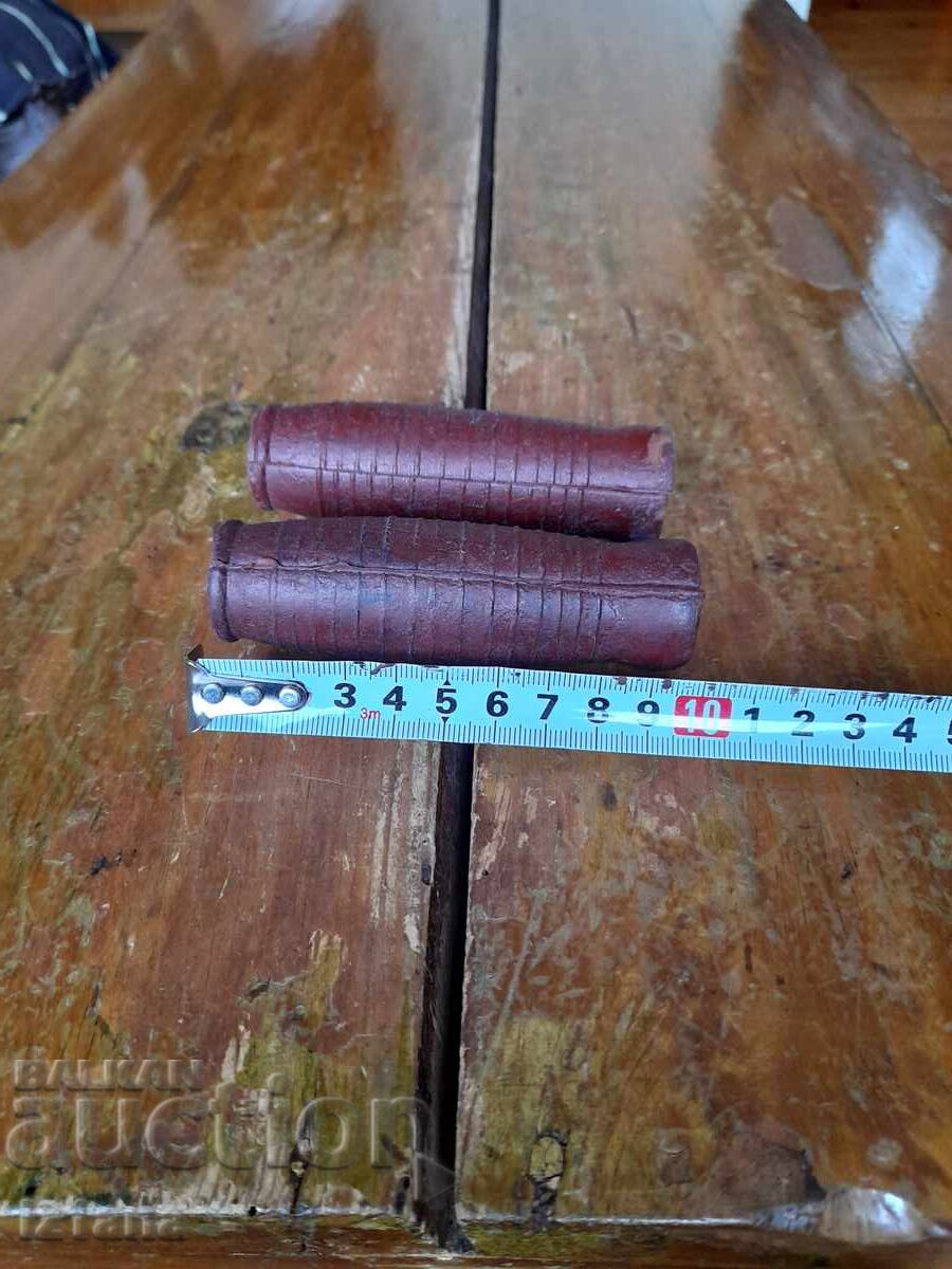 Παλιά χερούλια τιμονιού ποδηλάτου, ποδηλάτου με τιμή 33.00 BGN | € 16.87