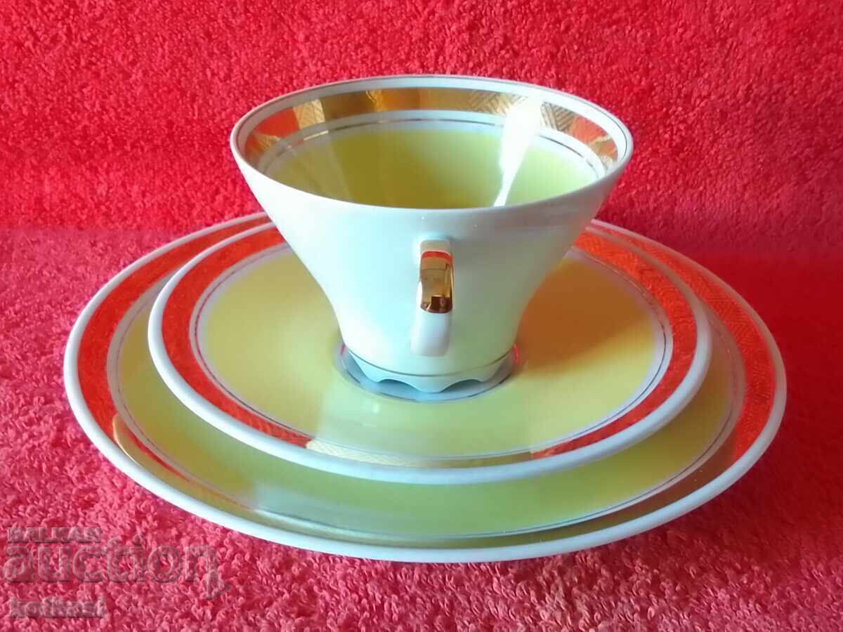 Παλιό σετ τριών τεμαχίων φλιτζάνι, 2 πιάτα, επιχρυσωμένο Germany GDR GDR με τιμή 55.50 BGN | € 28.38