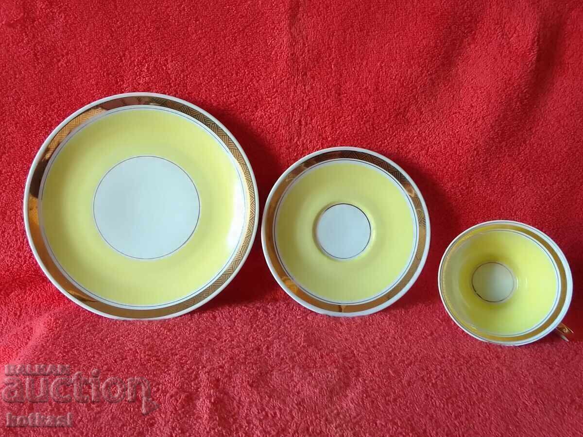 Δημοπρασία Παλιό σετ τριών τεμαχίων φλιτζάνι, 2 πιάτα, επιχρυσωμένο Germany GDR GDR