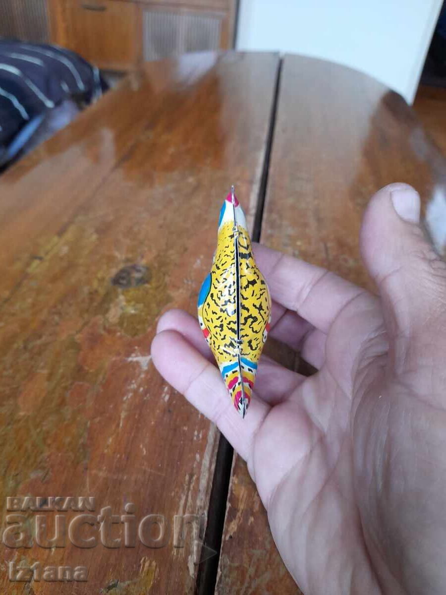 Livrarea Cocoș metalic vechi, sărind