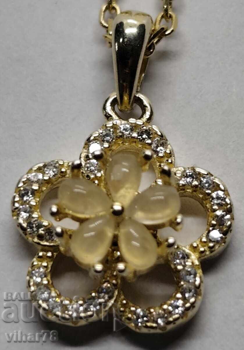 Ασημένιο μενταγιόν με επιχρύσωση με τιμή 99.99 BGN | € 51.12